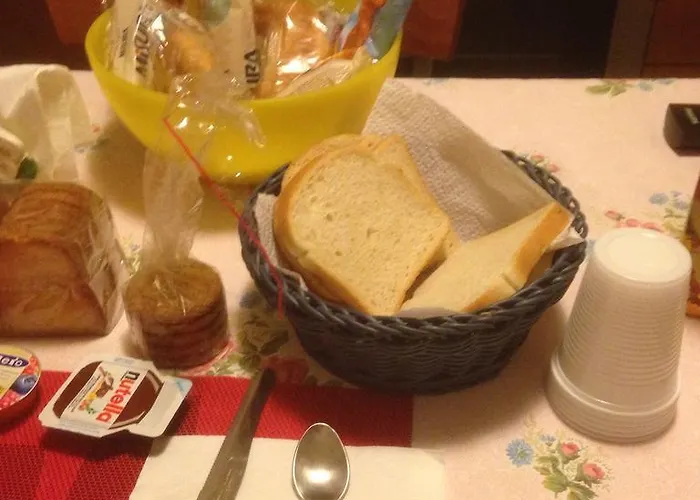 Nina Oda ve Kahvaltı Bergamo